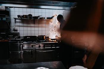 Bếp trên mây - Mô hình nhà hàng bùng nổ trong mùa dịch